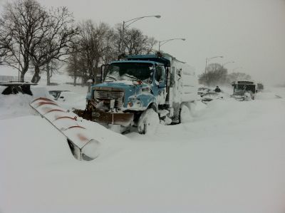 Stuck Salt Truck on Lake Shore drive Chicago storm resize